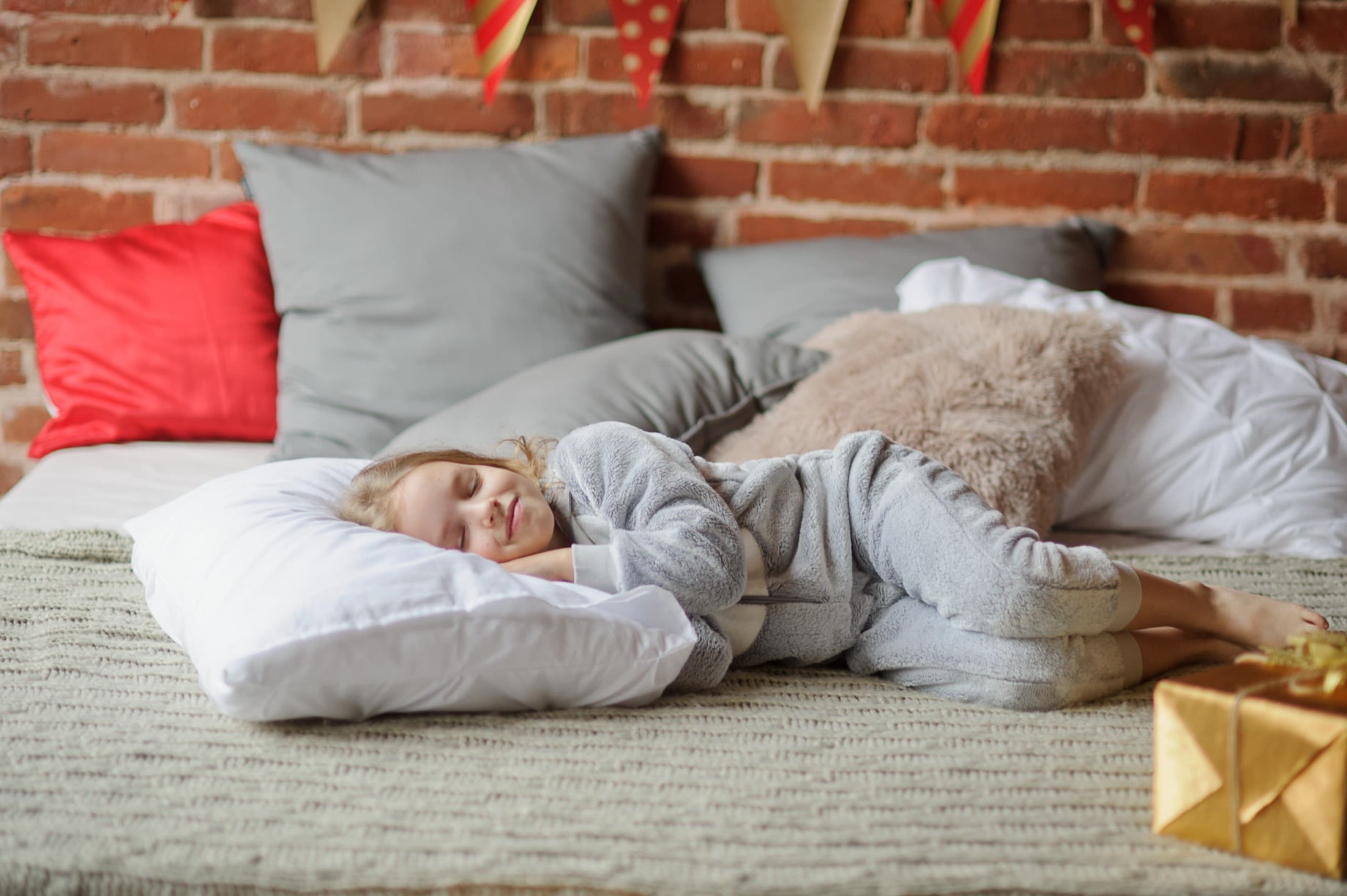 Show Someone You Care By Gifting Them A Quality Pillow