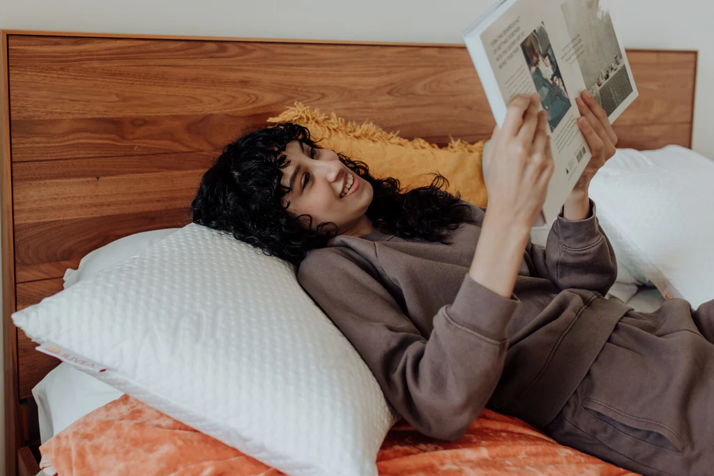 Juvea 天然ラテックス スリーピングピロー キングサイズ 横向き/仰向け寝用 サポート力のあるベッド枕 首/背中の痛みに 取り外し可 並行輸入 キングサイズ（枕｜枕・抱き枕）：寝具\u003cインテリア・寝具